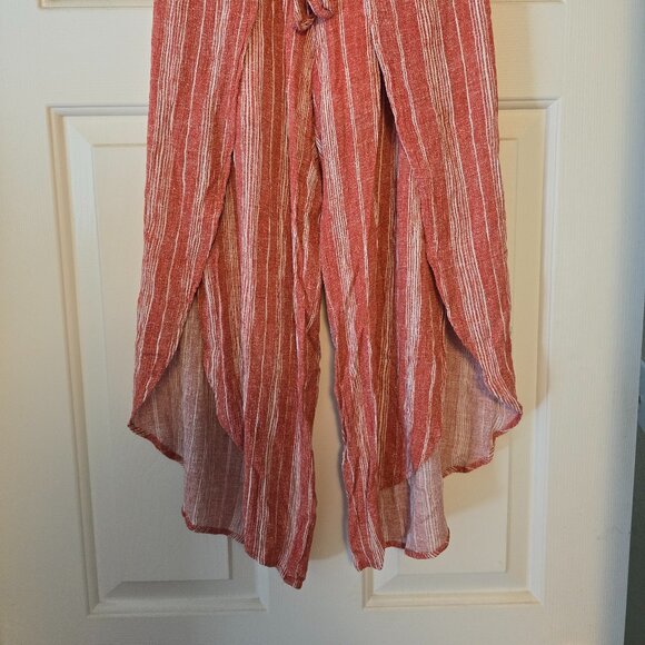 Ladies Size Small A Byer Gaucho Coral Striped Pants - Picture 2 of 3